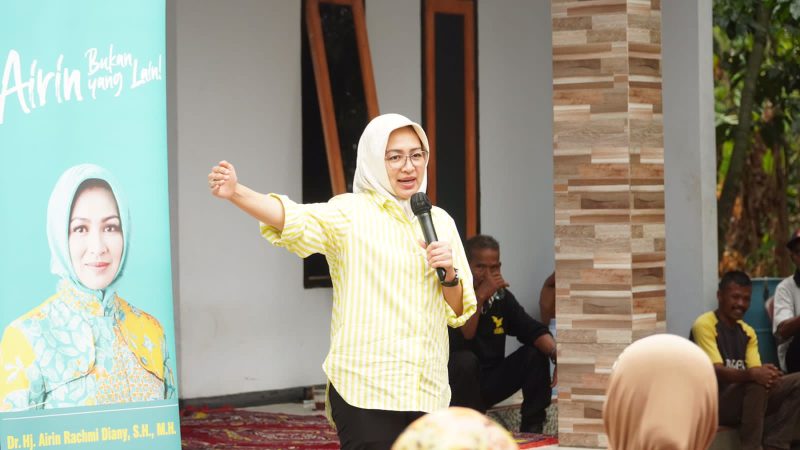 Ketua Pengurus Pusat Kesatuan Perempuan Partai Golkar (KPPG) Airin Rachmi Diany serap aspirasi Warga di Wilayah Sumur, Kabupaten Pandeglang, Kamis (8/6/2023).
