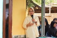 Airin Rachmi Diany bertemu dengan sejumlah Nelayan di wilayah Pakuhaji, Kabupaten Tangerang, pada Selasa (15/8/2023).