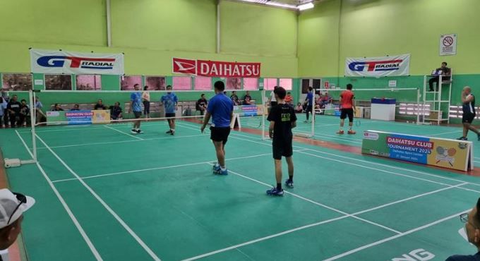 Suasana Pertandingan Bulutangkis Yang Bertempat Di Daihatsu Sport Center, Sunter.
