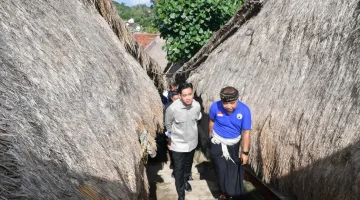 Kunjungi Desa Sade, Wapres Tekankan Pelestarian Budaya Dan Pengembangan Pariwisata