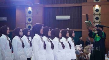 37 Dokter Baru dan 15 Apoteker UIN Jakarta Ambil Sumpah Profesi, Ini Pesan Rektor Prof Asep Saepudin Jahar