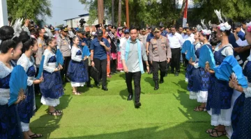 Wapres Tinjau Layanan Kesehatan dan Pangan Murah Usai Tanam Jagung di Tangerang
