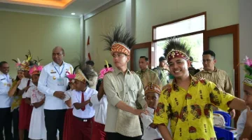 Tinjau Pembelajaran Metode GASING di Manokwari, Wapres Dorong Siswa Papua Cinta Matematika